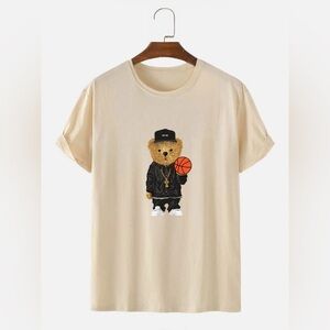 Hoooyi Men’s Basketball Bear Print T-Shirt in beige size Small